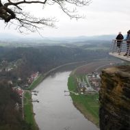 Blick vom Aussichtsfelsen zur Elbe - April 2023