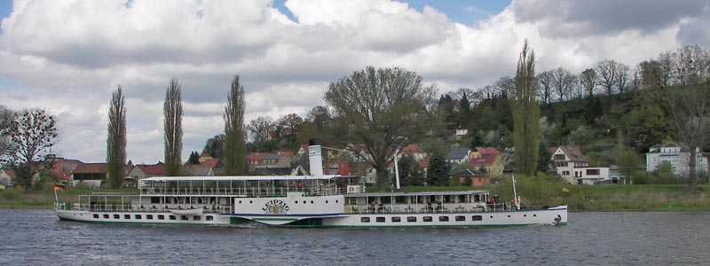 Dampfschiff auf der Elbe bei Pirna