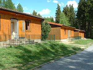 Bungalows im Kinder- und Jugenddorf ERNA