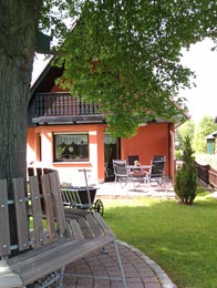 Unser Ferienhaus mit Garten und Linde