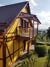 Unser Haus mit neuem Terrassendach